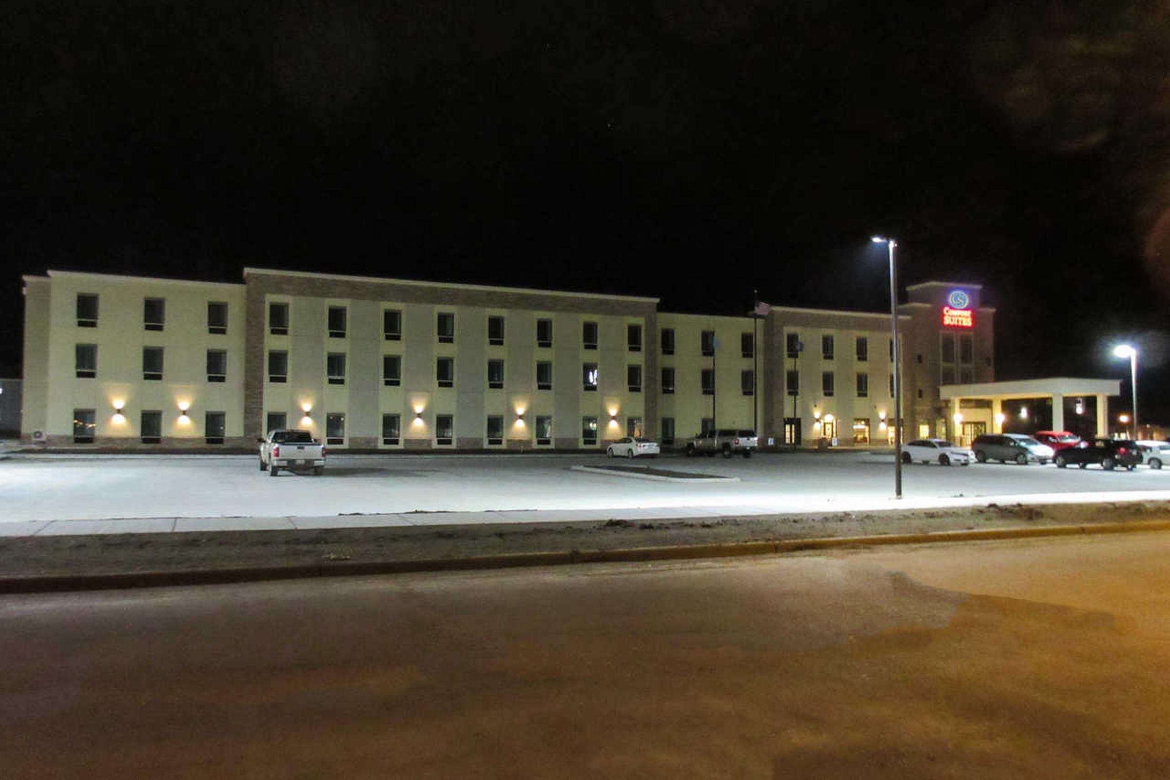 Comfort Suites University Brookings Exterior photo