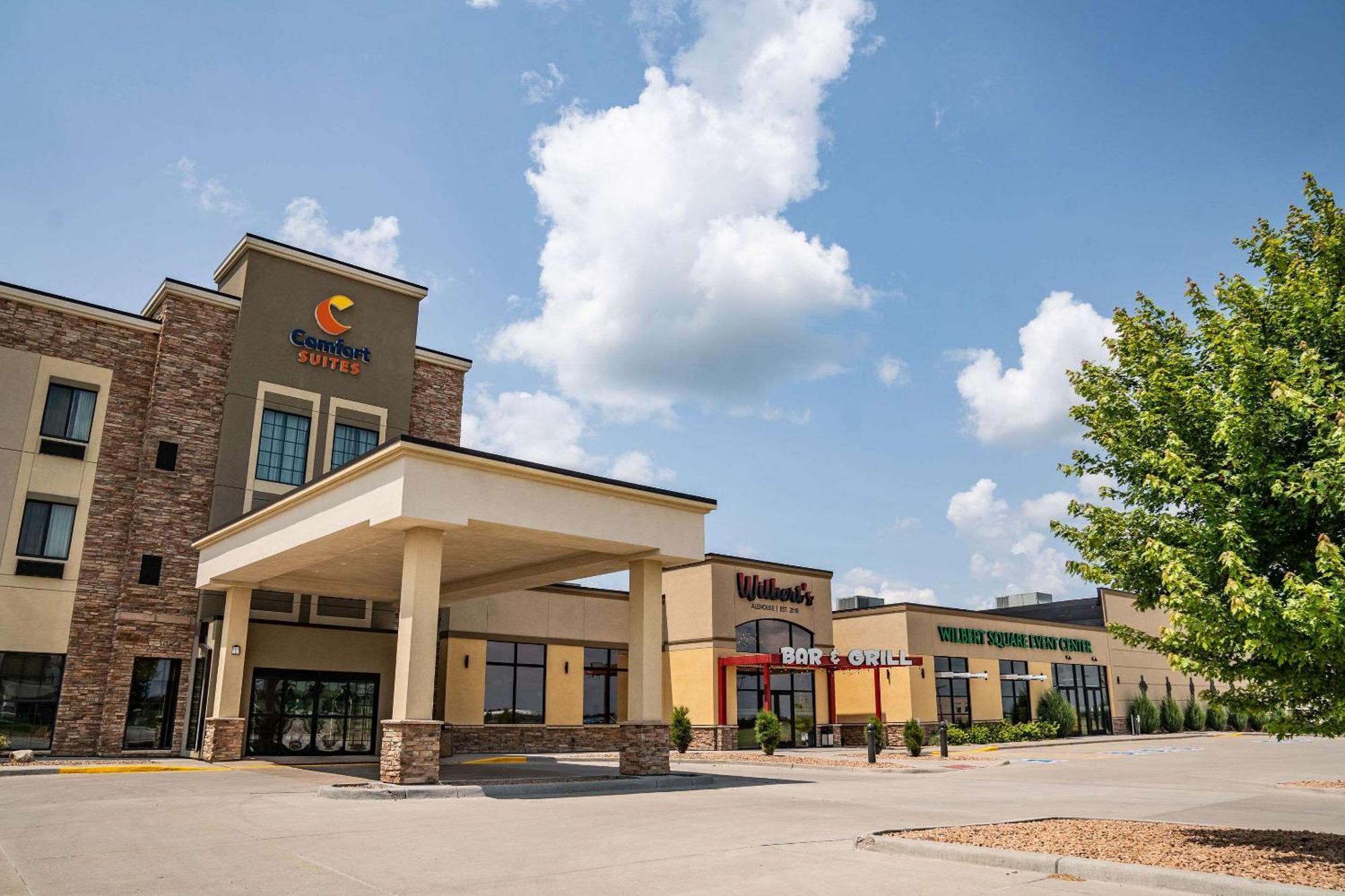 Comfort Suites University Brookings Exterior photo